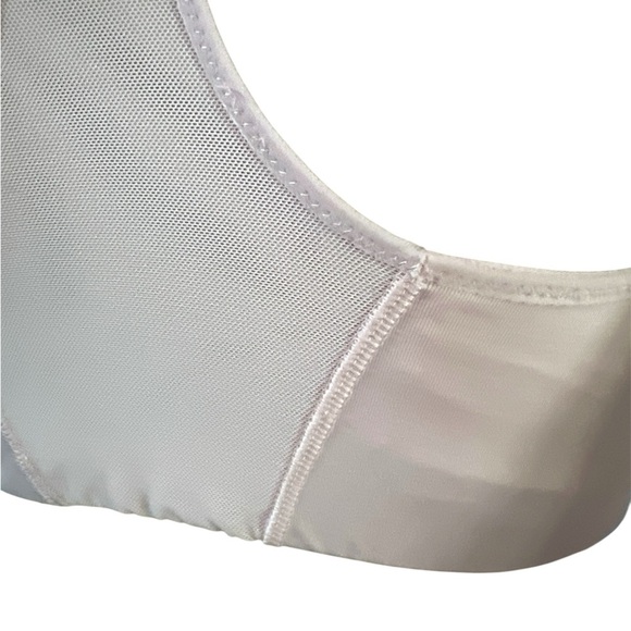 Nike Pink Sports Bra with Racerback Support - Picture 4 of 9